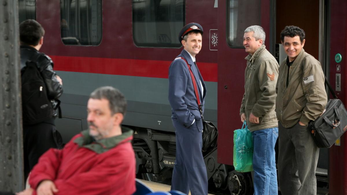 CFR mărește capacitatea de transport pe ruta București - Curtea de Argeș pentru funeraliile Regelui Mihai I
