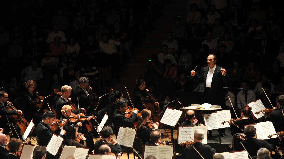 Charles Dutoit, dirijorul Orchestrei Simfonice din Montreal, anchetat pentru hărțuire sexuală