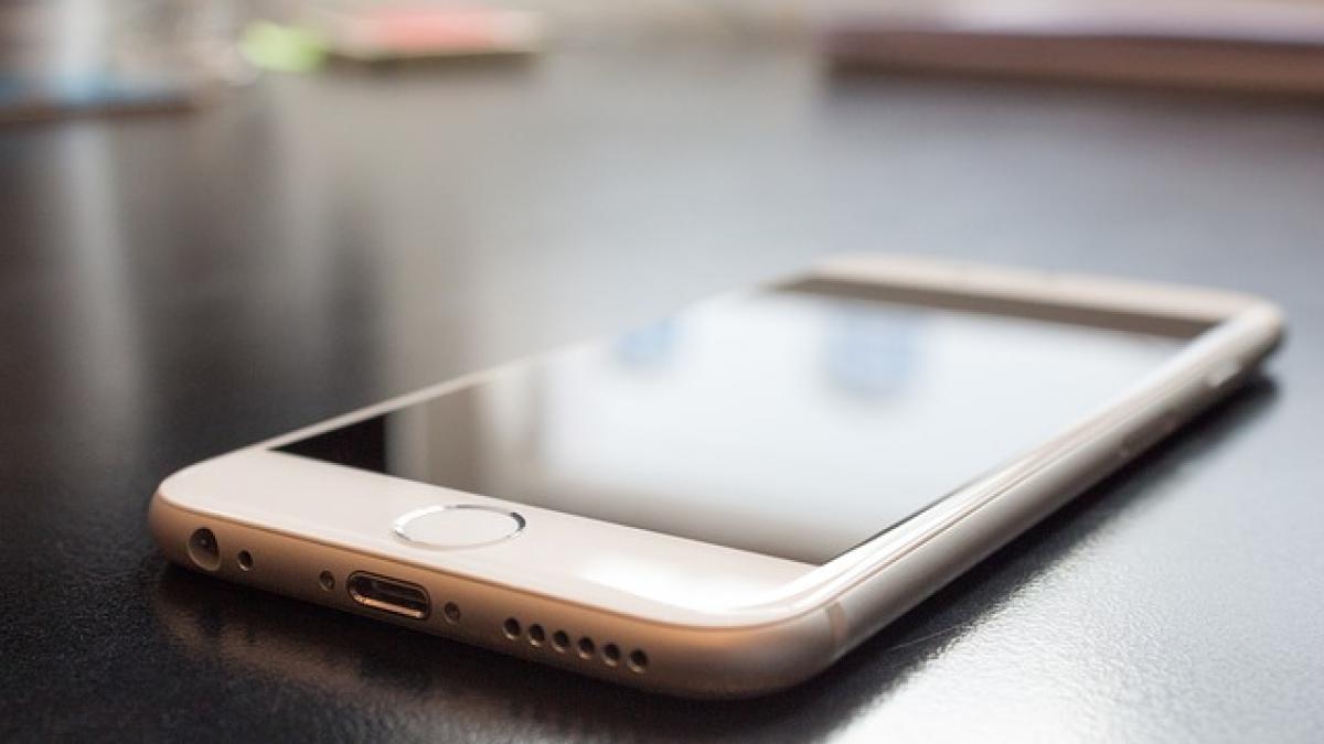 Apple şi-a cerut scuze pentru decizia privind iPhone-urile vechi