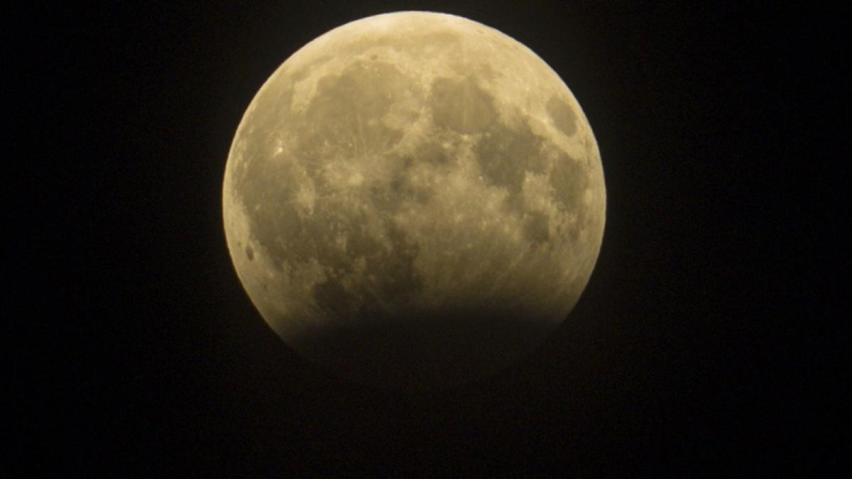 In 2018 va fi cea mai lunga eclipsa de luna!