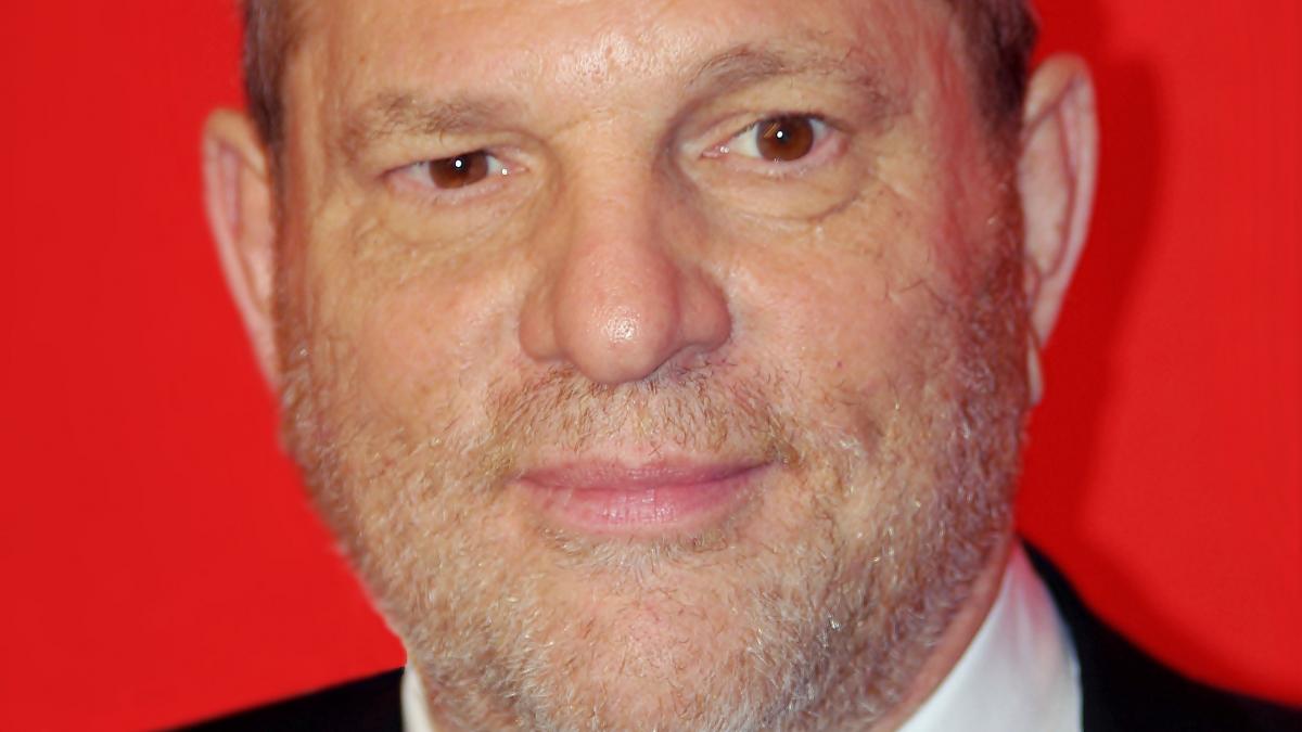 Procurorii aduc primele acuzaţii împotriva lui Harvey Weinstein