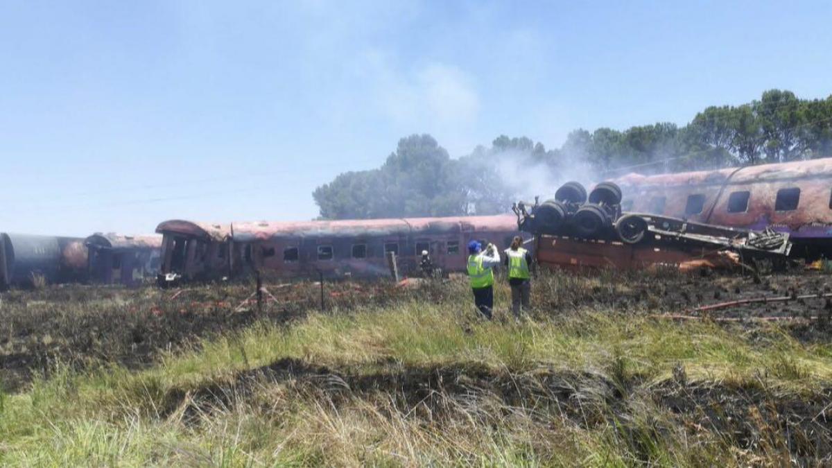 Cel puţin 12 morţi şi 180 de răniţi în accidentul de tren din Africa de Sud