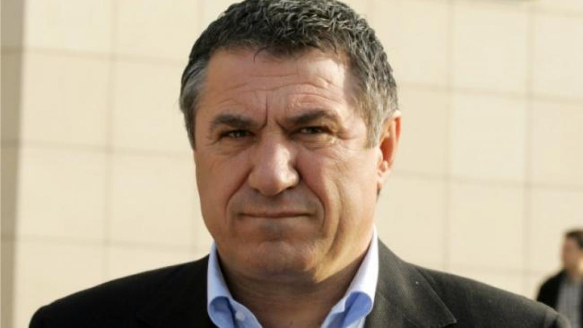 Victor Becali, eliberat condiţionat din închisoare