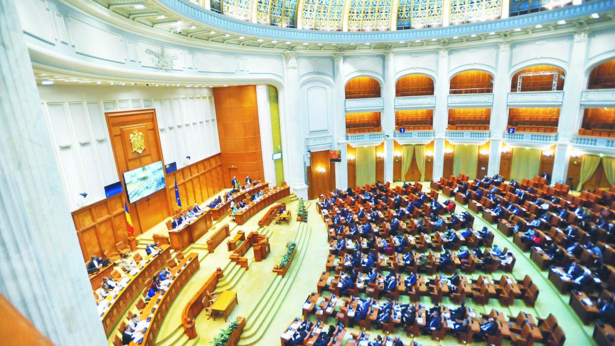 Amurgul vremelnic al traseismului parlamentar. Trădările se lasă aşteptate