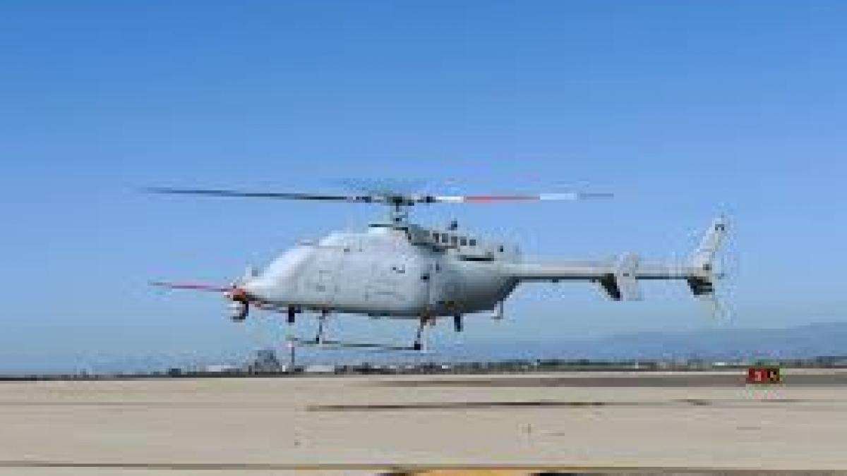 VIDEO. Recuperarea unui elicopter cu ajutorul unui alt elicopter mai mare
