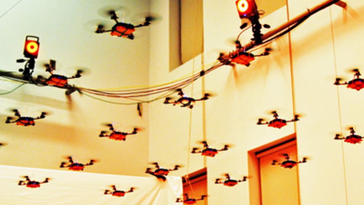 Artificiile tradiționale vor fi înlocuite cu roiuri de mini drone