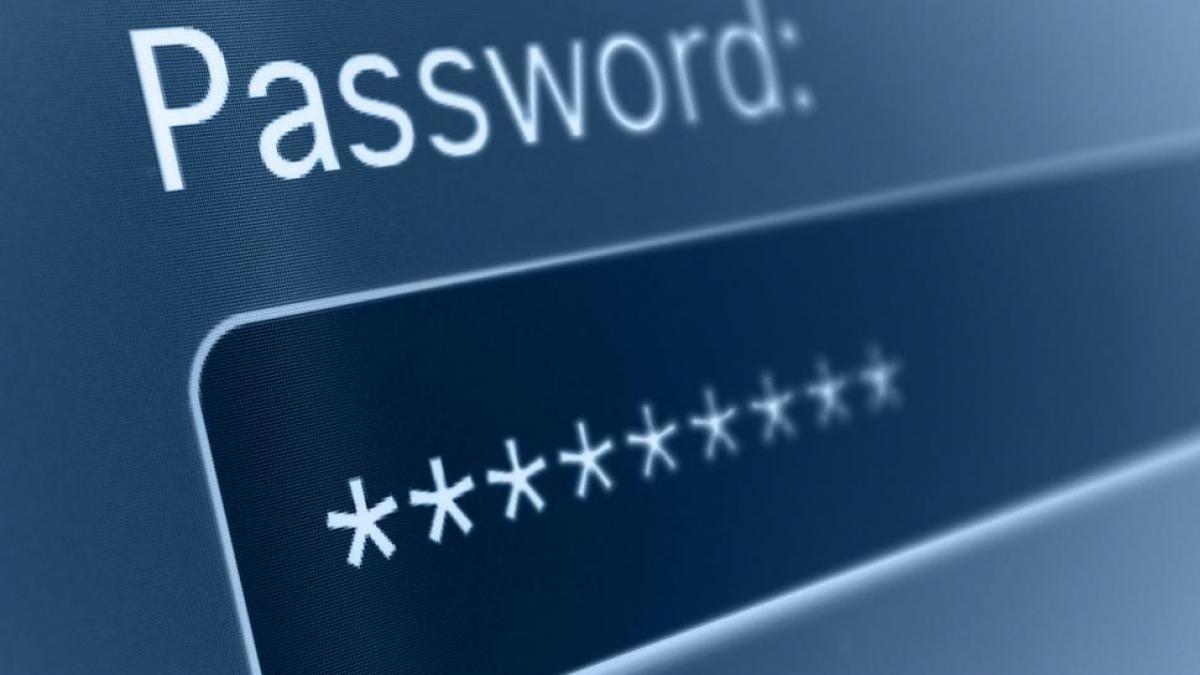 Peste jumătate din utilizatorii de internet își păstrează parolele în locuri nesigure