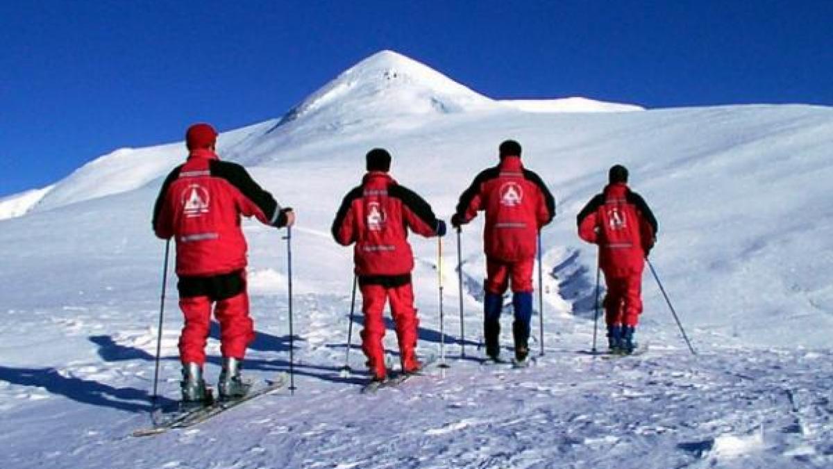 Căutările bărbatului prins de avalanşă, sistate din nou fără rezultat