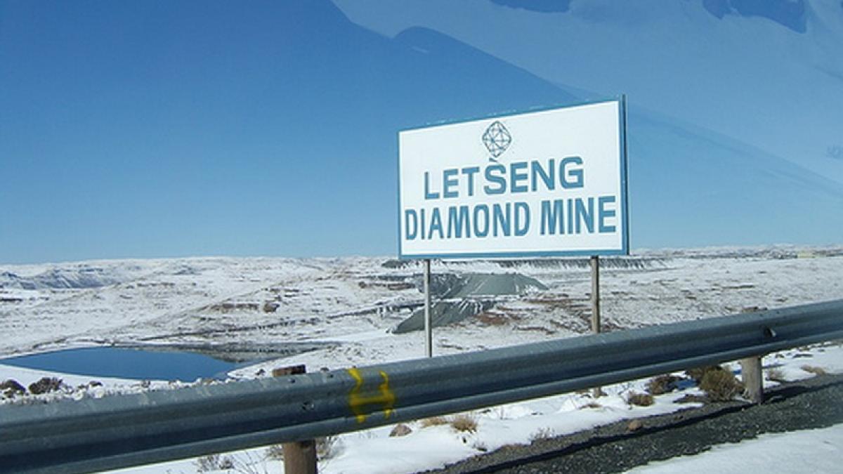 Diamant URIAȘ, descoperit în Lesotho. Câte carate are și cum arată piatra