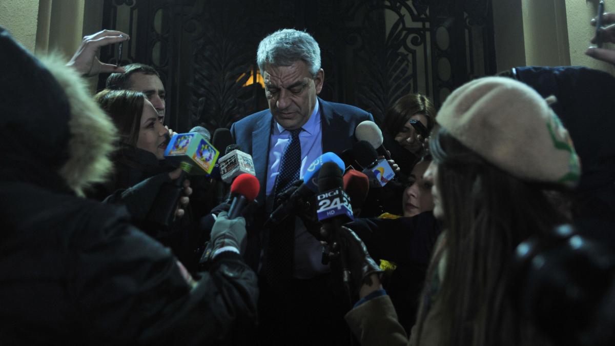 Mihai Tudose şi-a anunţat demisia din funcţia de prim-ministru: Mă duc la Palatul Victoria să îmi iau lucrurile