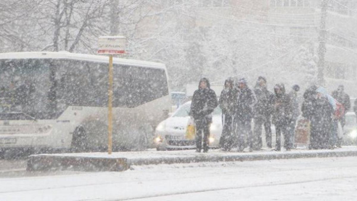 Strat nou de zăpadă şi vreme închisă în Bucureşti, în următoarele trei zile 