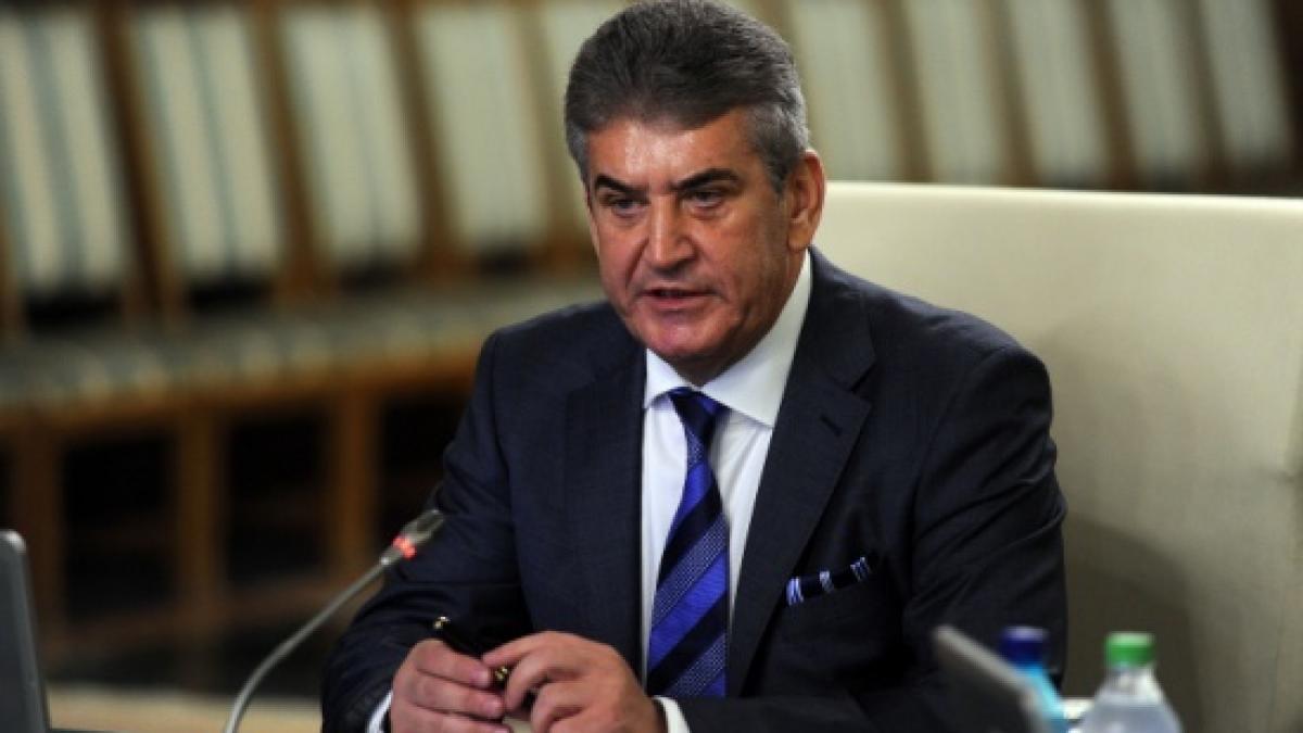 Gabriel Oprea despre poliţistul acuzat de pedofilie: Nu am auzit niciodată de el