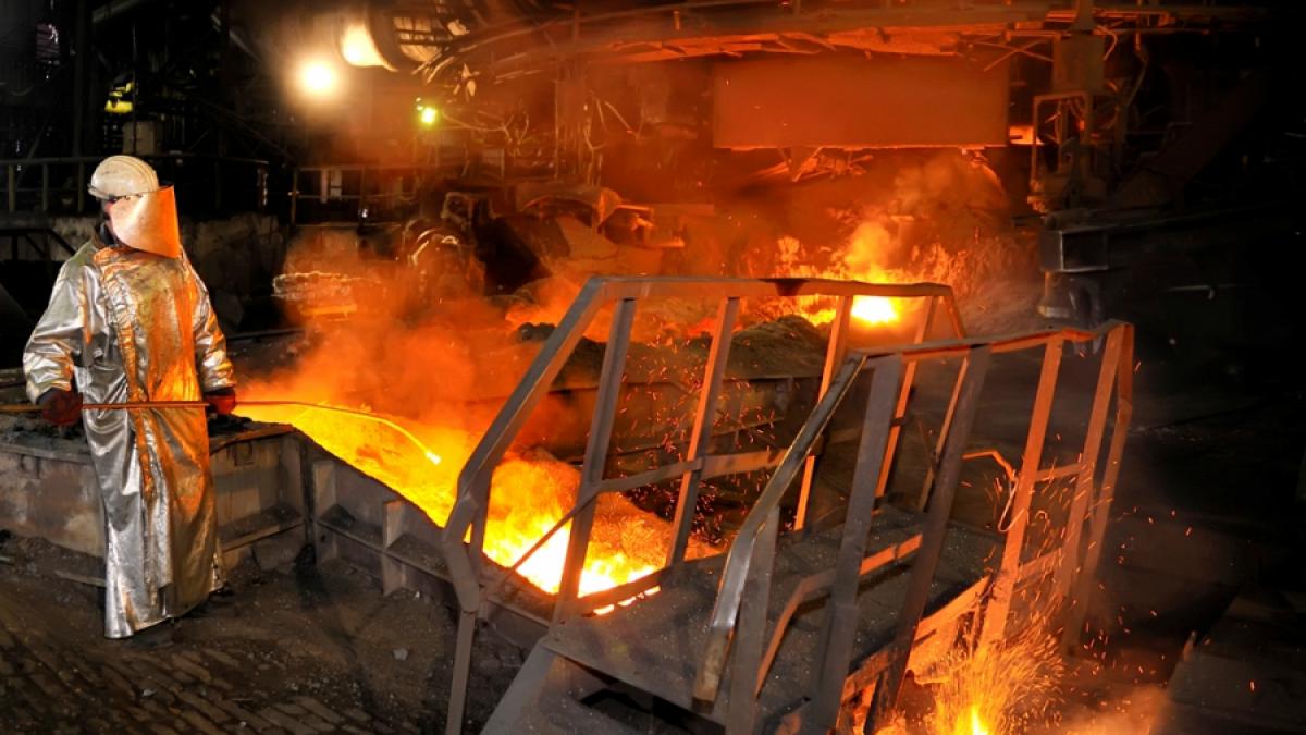 PROTEST violent al siderurgiștilor gălățeni de la  ArcelorMittal