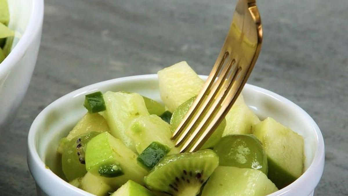Reteta zilei: Salată de fructe verzi