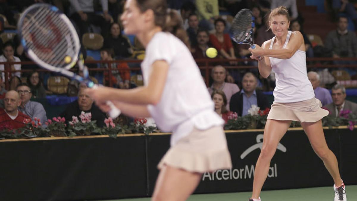 Begu, Niculescu şi Cîrstea, calificate în turul al doilea la dublu feminin