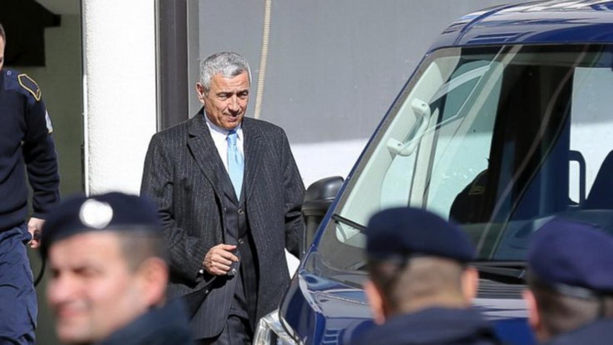 Sârbii și kosovarii, blocați de un asasinat