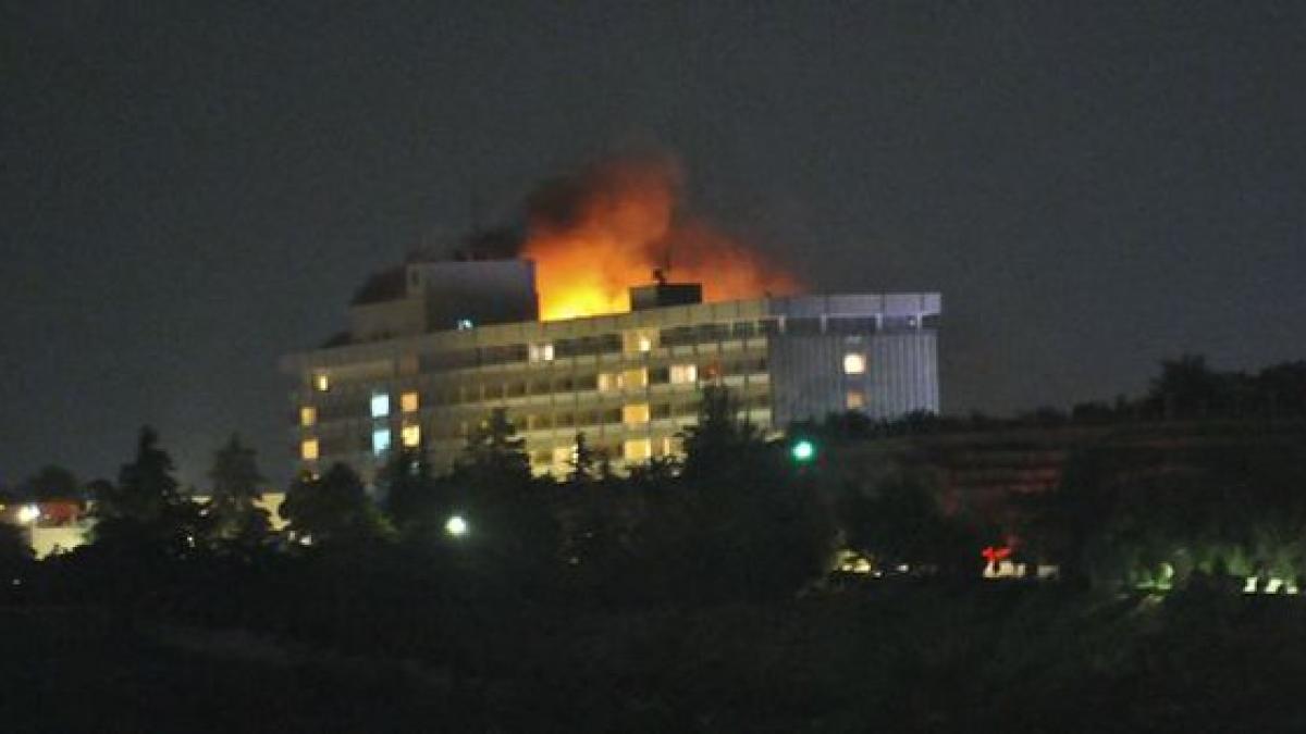 UPDATE - Atac în desfăşurare împotriva Hotelului Intercontinental din Kabul