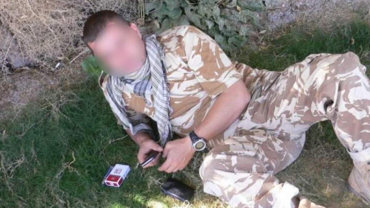 Caz şocant la Botoşani! Un militar a fost prins de poliţişti în flagrant, cu pantalonii în vine, în timp ce aştepta o fetiţă de 8 ani