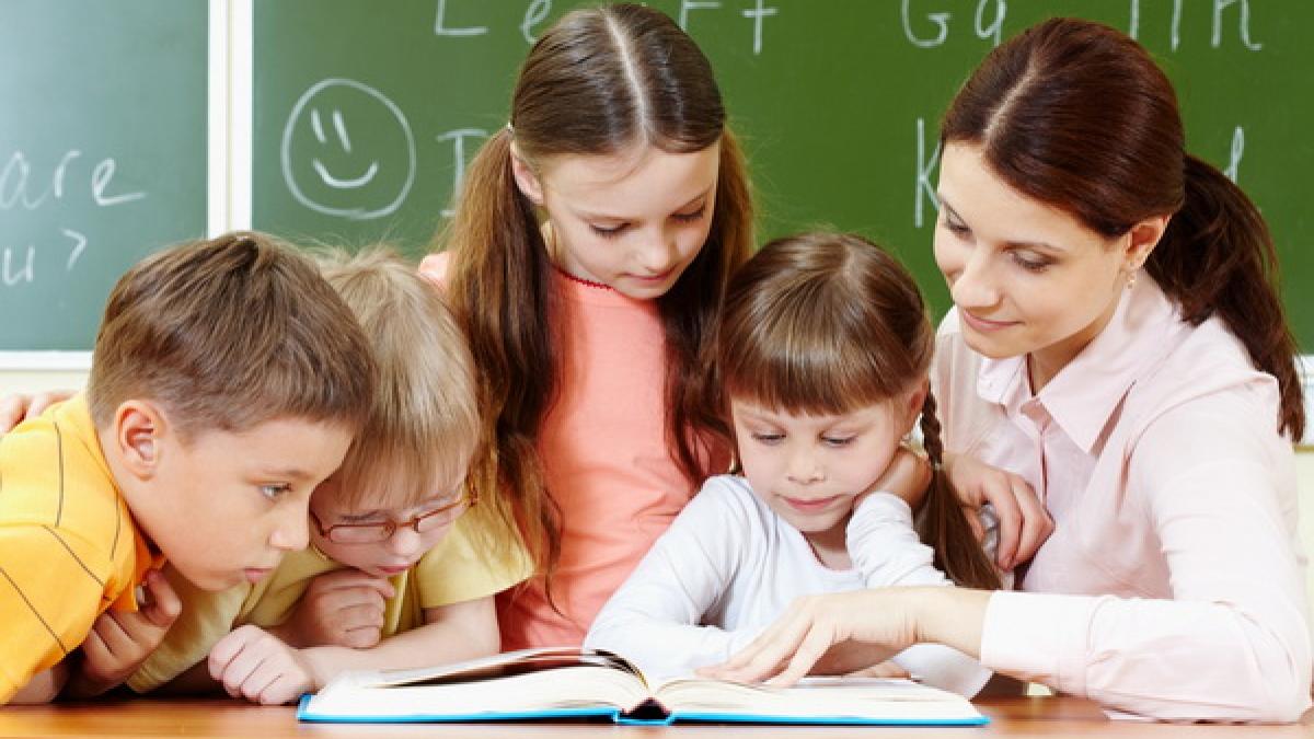 Mai mult de trei sferturi dintre elevi şi părinţi vor ca anul şcolar viitor să înceapă pe 17 septembrie