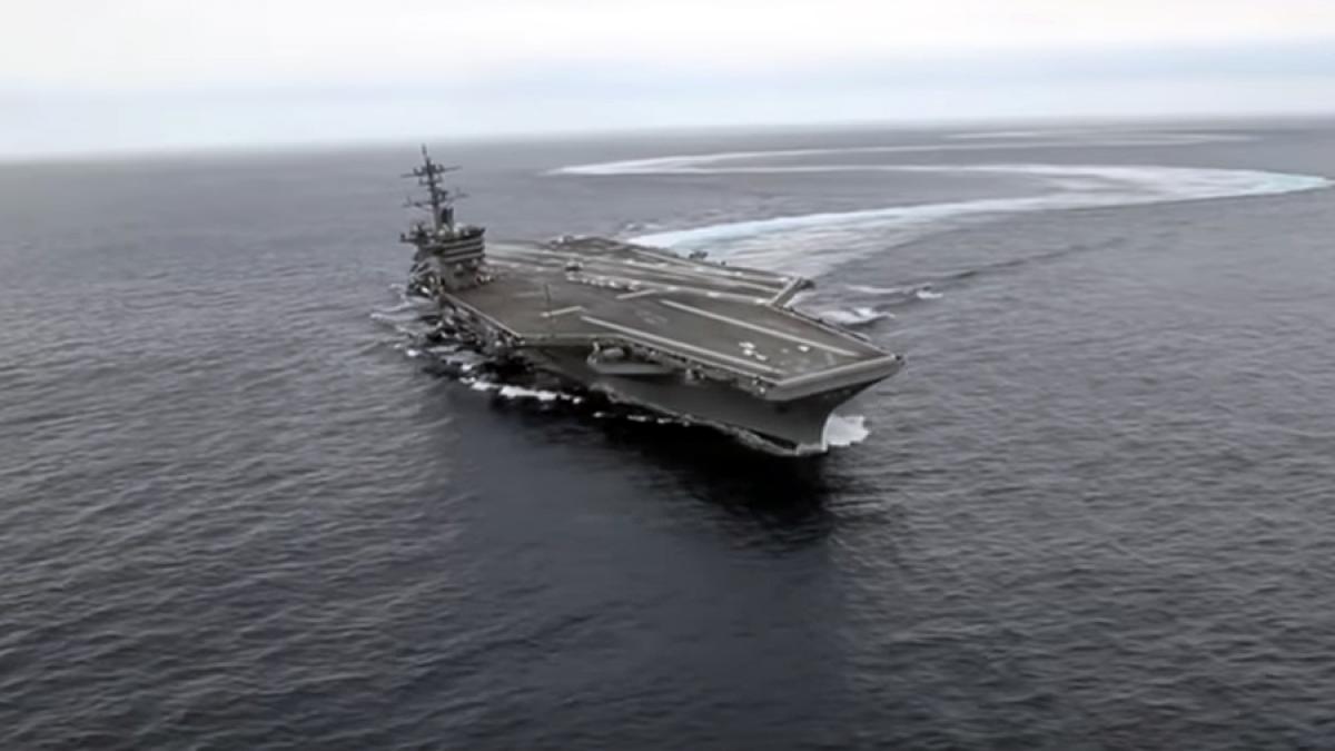 VIDEO - Manevrele impresionante pe care le face portavionul american USS Abraham Lincoln