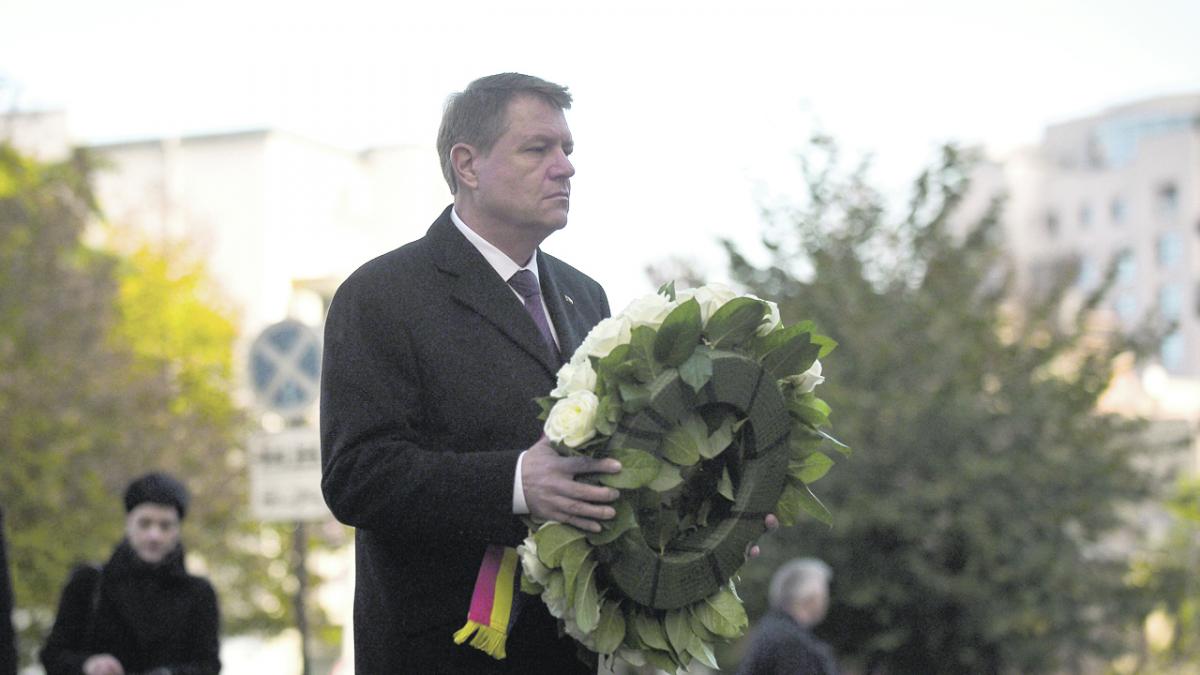 Achiziții “strategice” la Președinție: plante decorative și coroane funerare