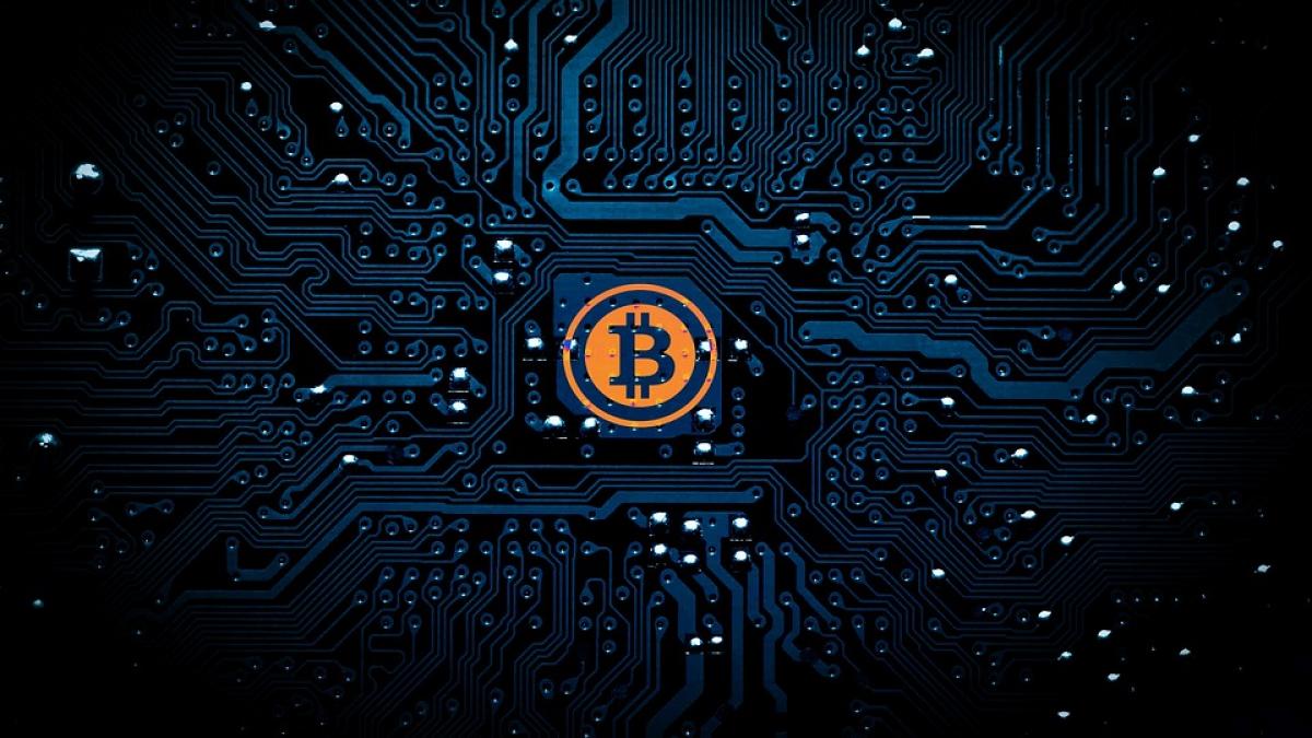 Facebook interzice reclamele la bitcoin şi la alte "criptomonede"