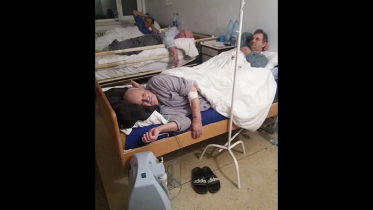 Doi cardiaci într-un pat, la Spitalul Municipal din Bârlad