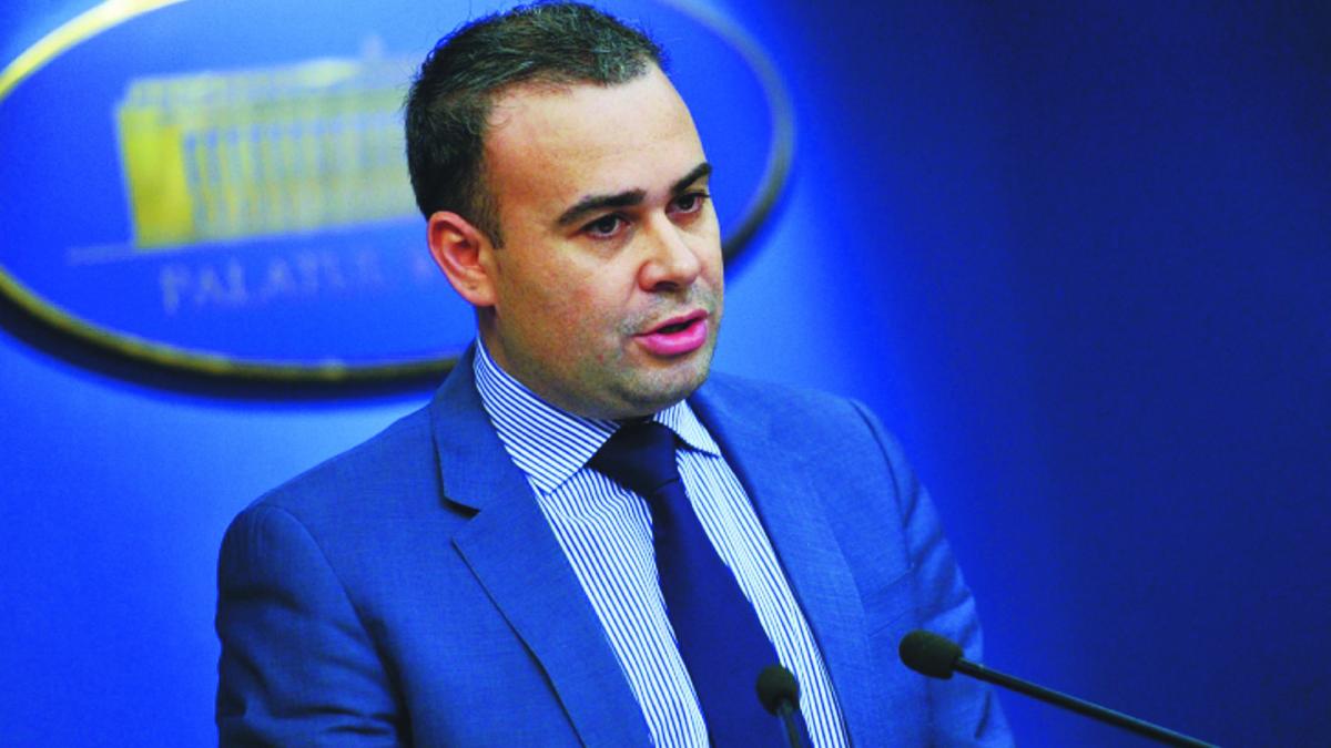 Eminenţele cenuşii de la Palatul Victoria