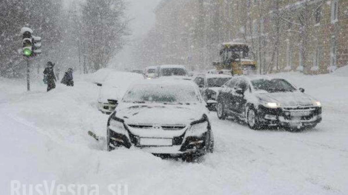 VIDEO - Moscova, paralizată de o furtună de zăpadă istorică