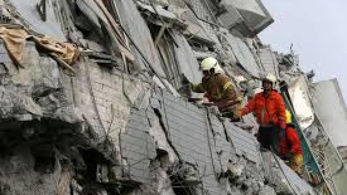Peste 100 de persoane prinse în clădirile afectate de cutremurul din Taiwan 
