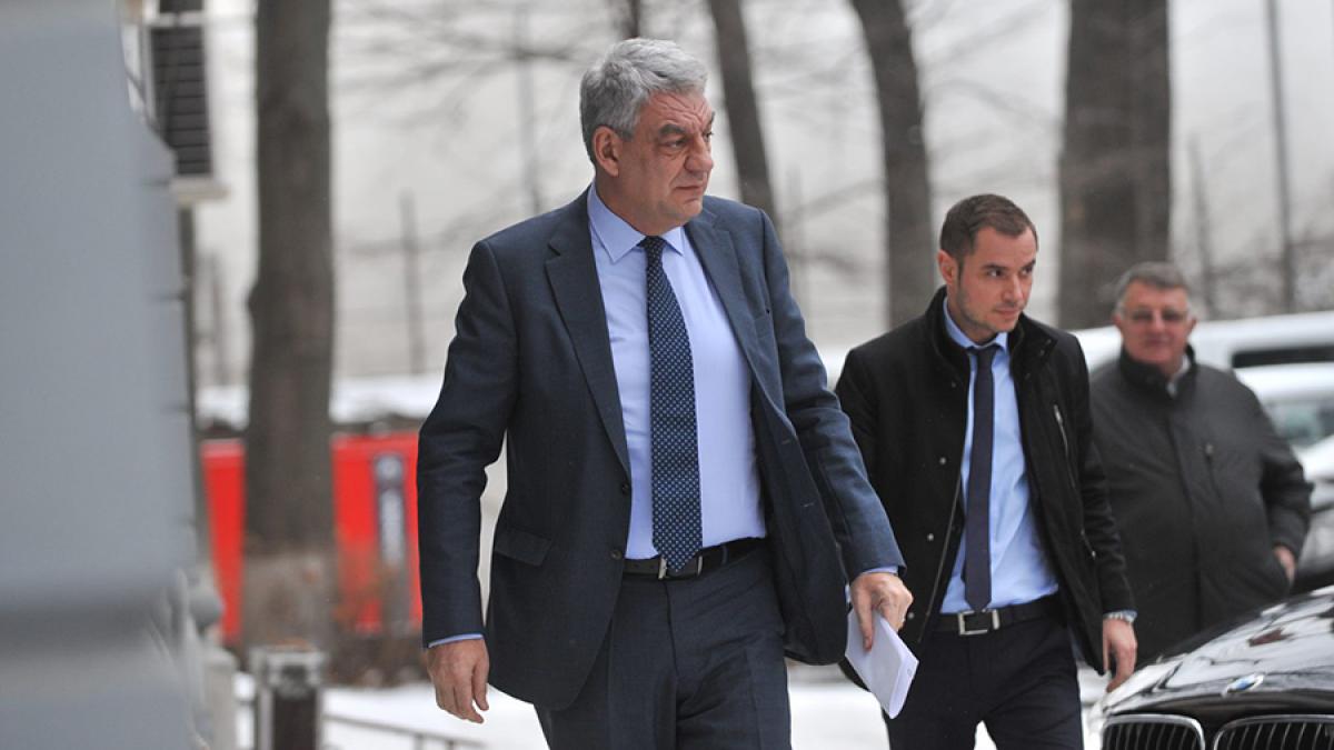 Social-democraţii şi serviciile secrete. Pe drumul de la bănuieli şi acuze la paranoia