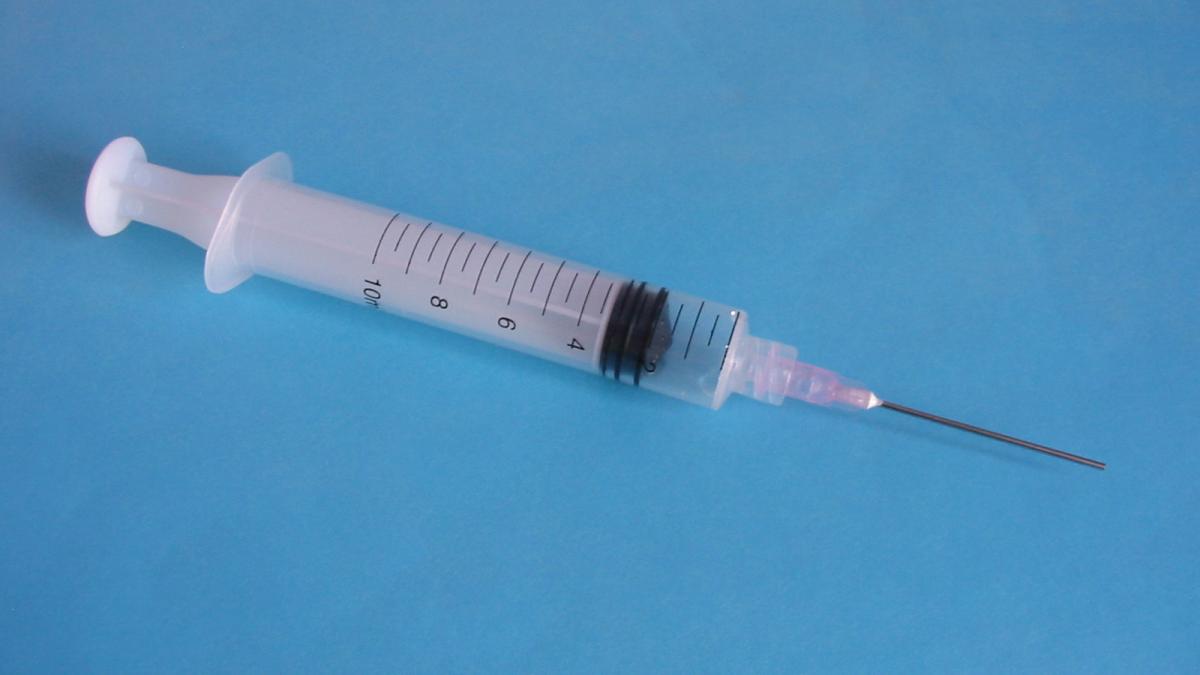 33 de persoane infectate cu HIV de un doctor fals