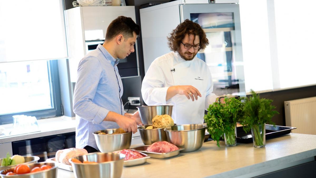 Chef Florin Dumitrescu a dezvăluit secretele gastronomiei  câștigătorului aplicației ,, Chefi la cuțite”