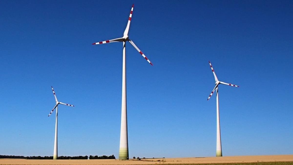 UE: Investiţiile în energia eoliană au scăzut la 22,3 miliarde de euro