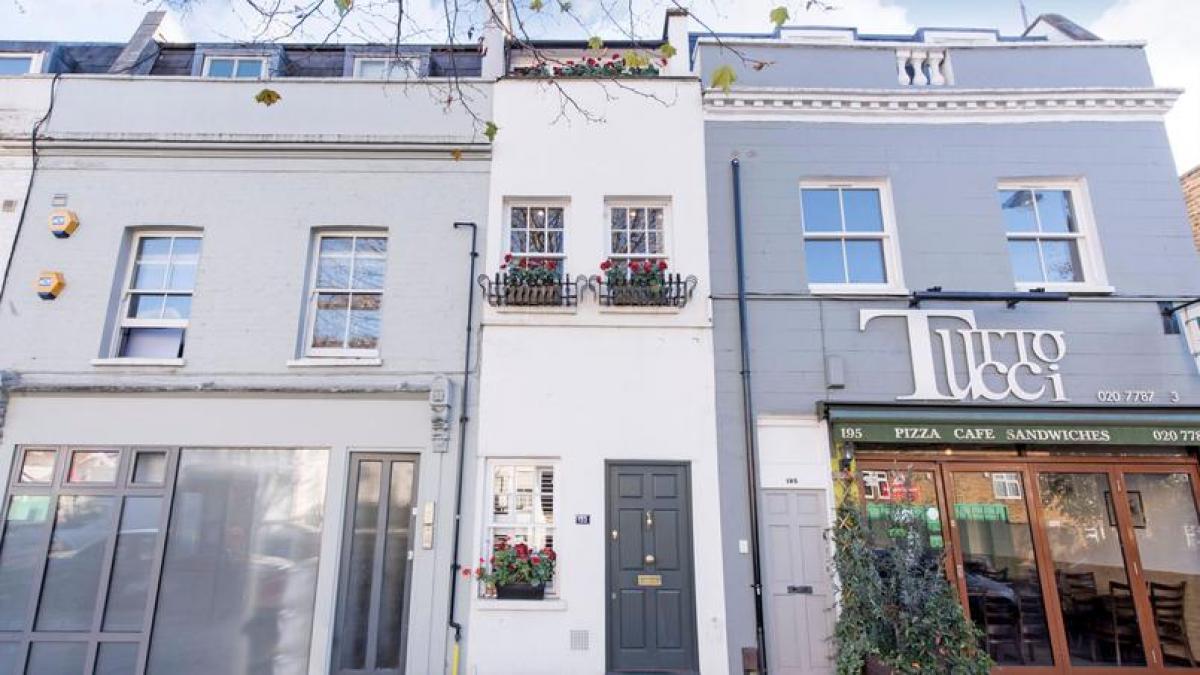FOTO Cel mai "delicat" imobil din Londra costa peste 1 milion de euro!