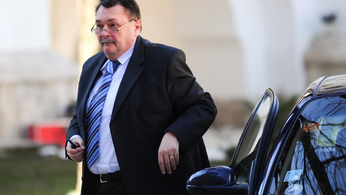 Victor Paul Dobre cere desfiinţarea comunelor mici