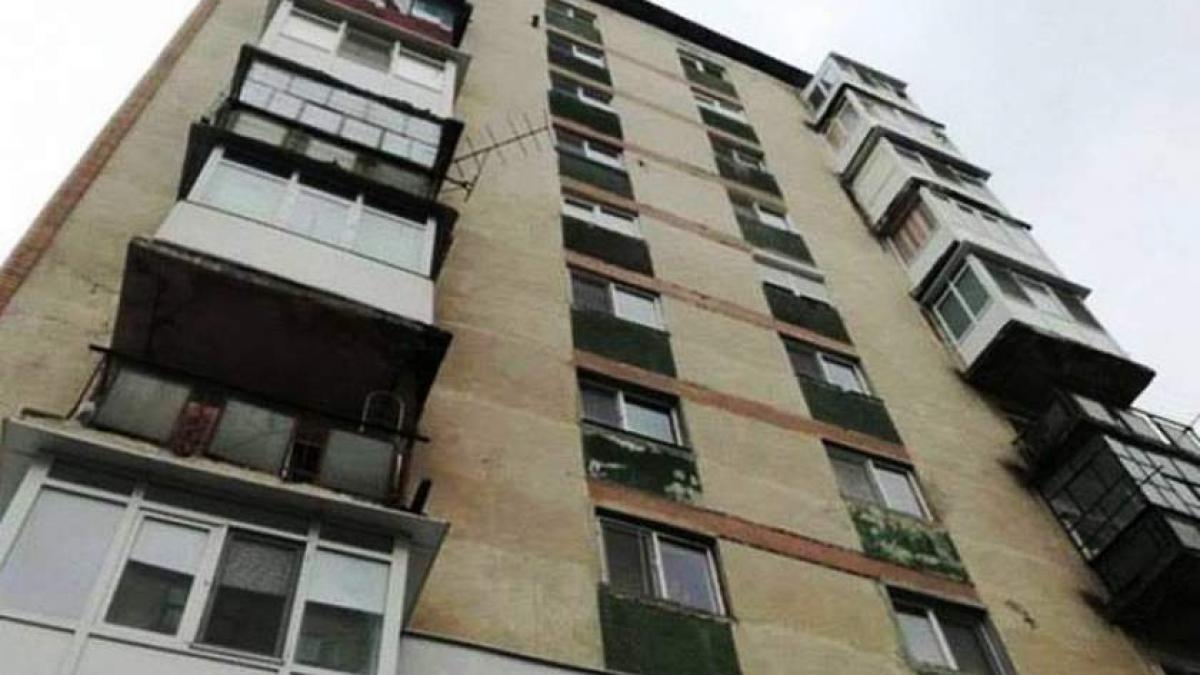 Gest extrem! Un student din Capitalăi şi-a pus capăt zilelor după ce s-a aruncat de pe blocul în care locuia cu chirie