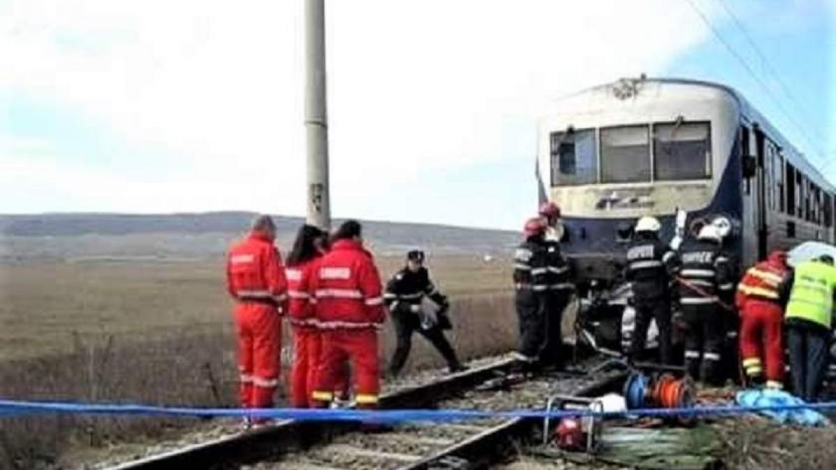 Nenorocire pe calea ferată, la Valu lui Traian, în Constanţa. Medicii s-au îngrozit.