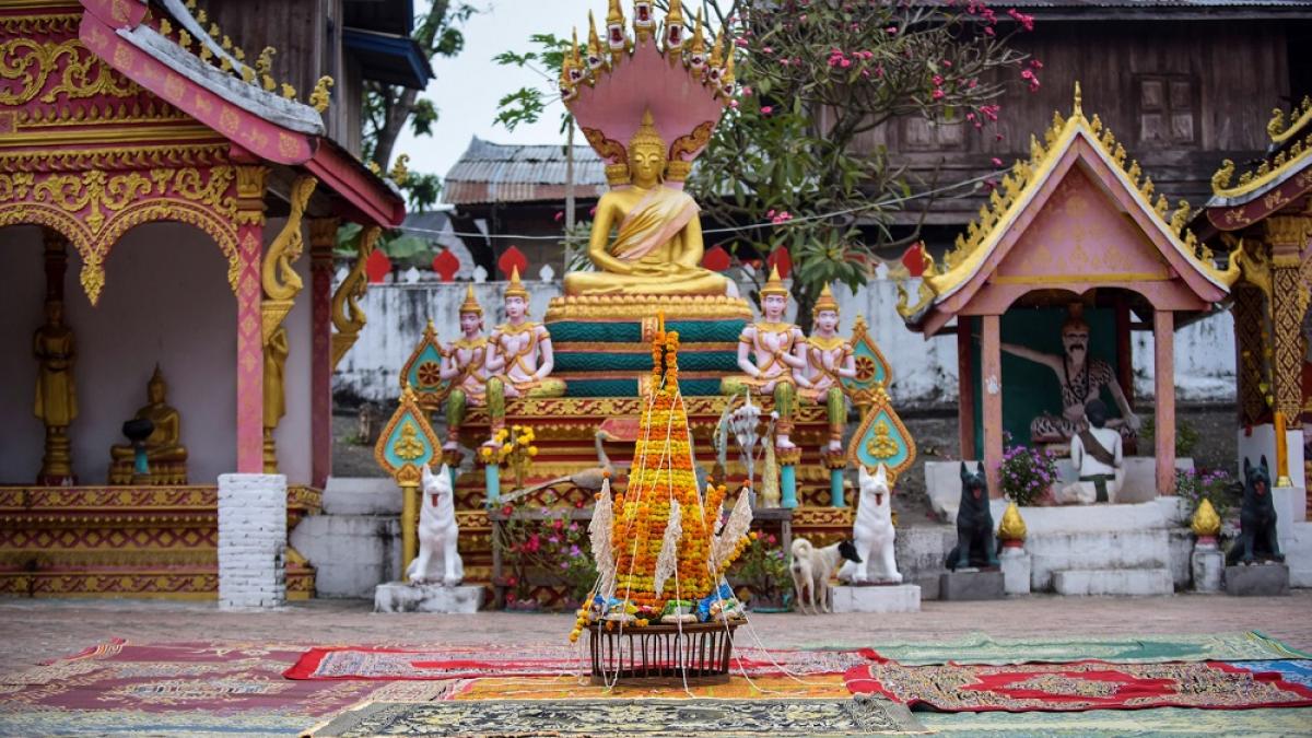 Vedetele din „Asia Express” ajung în Laos,  a doua țară din maratonul de 5000 de kilometri