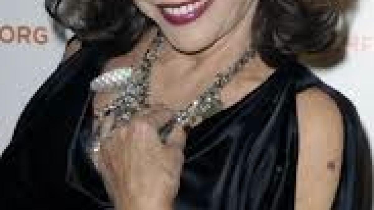 Actriţa Joan Collins spune că a descoperit secretul unei căsnicii fericite