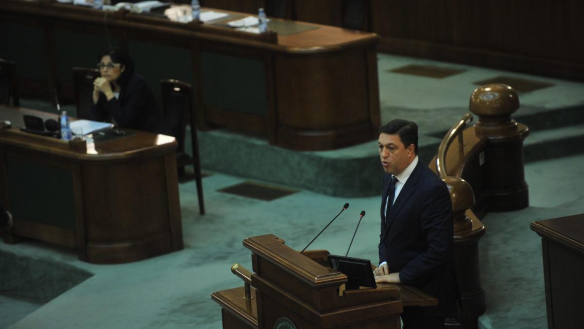 Scurt armistiţiu de Mărţişor în războiul sexelor
