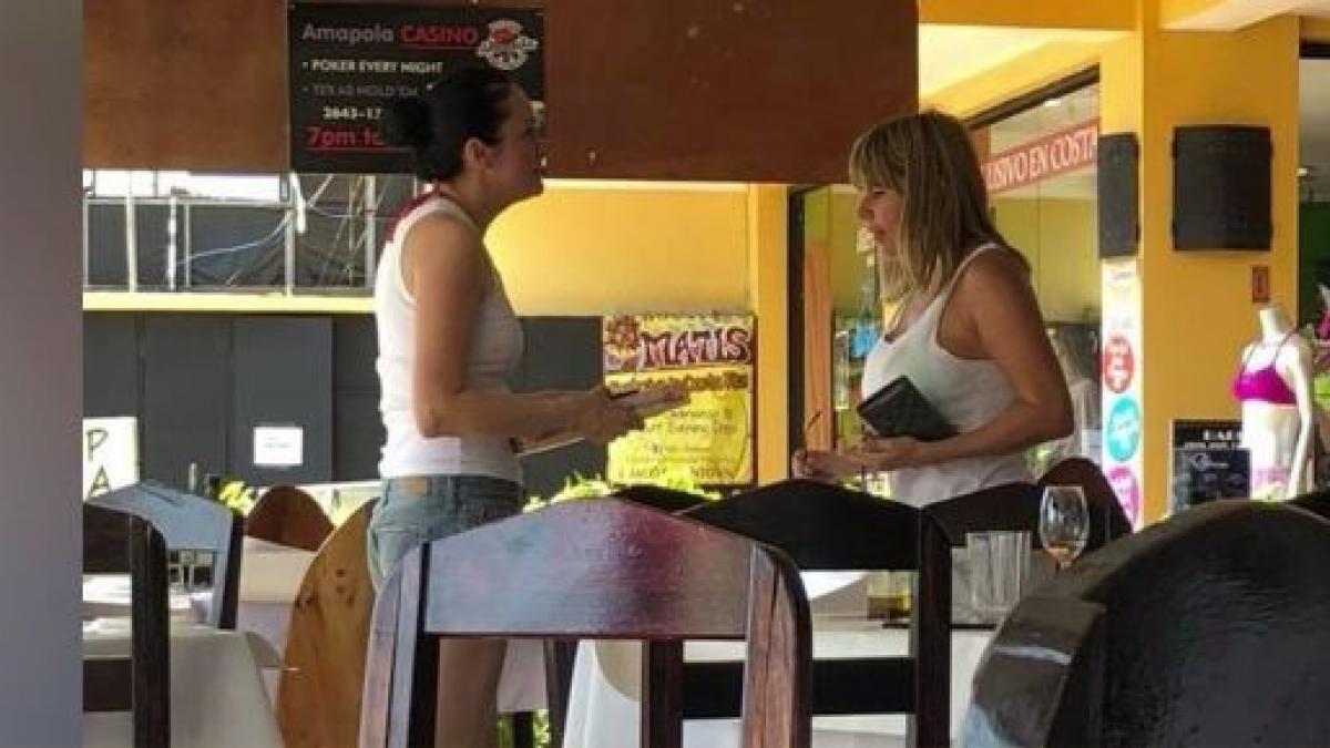 Udrea si Bica, fotografiate in Costa Rica