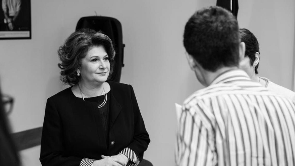 Rovana Plumb nu candideaza, o sustine pe Carmen Dan