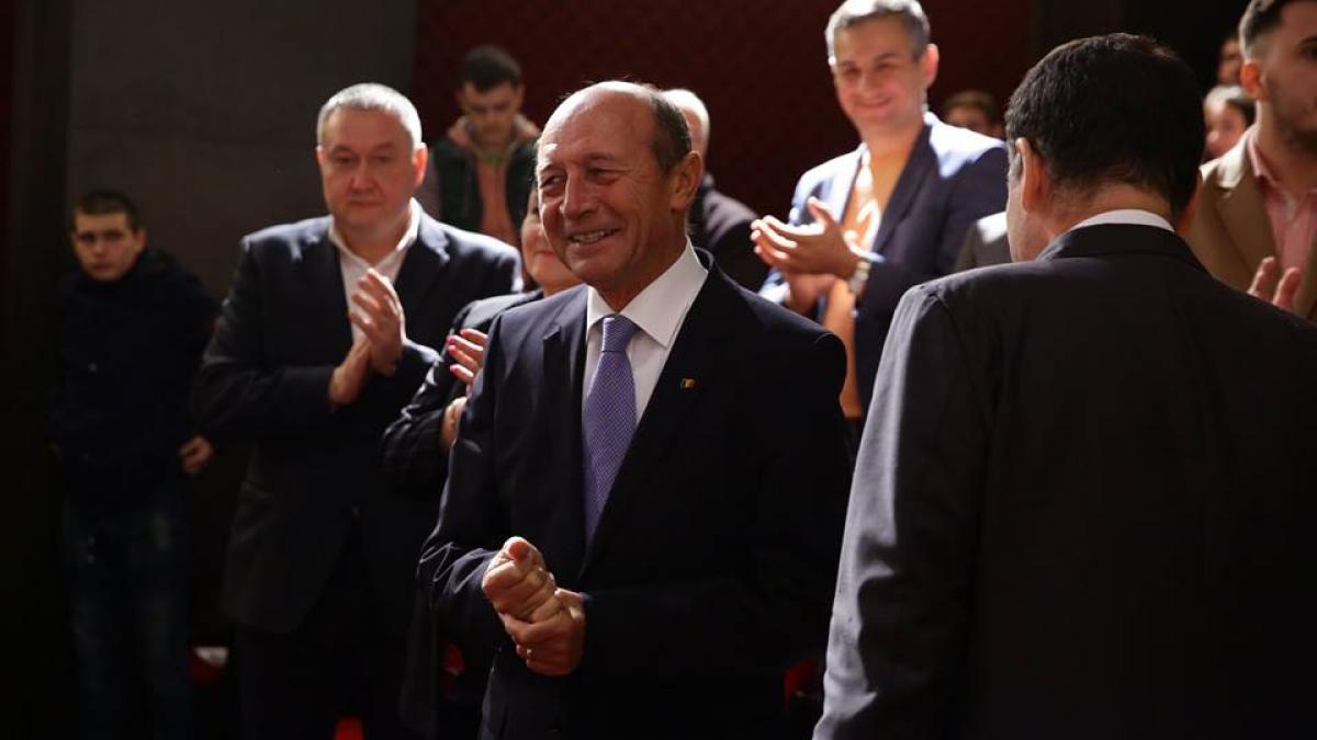 Băsescu nu crede ca Dragnea va rezista până la următoarele alegeri parlamentare