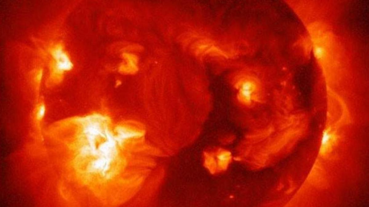 Veste Şoc! O uriaşă explozie solară va afecta Pământul în 24 de ore