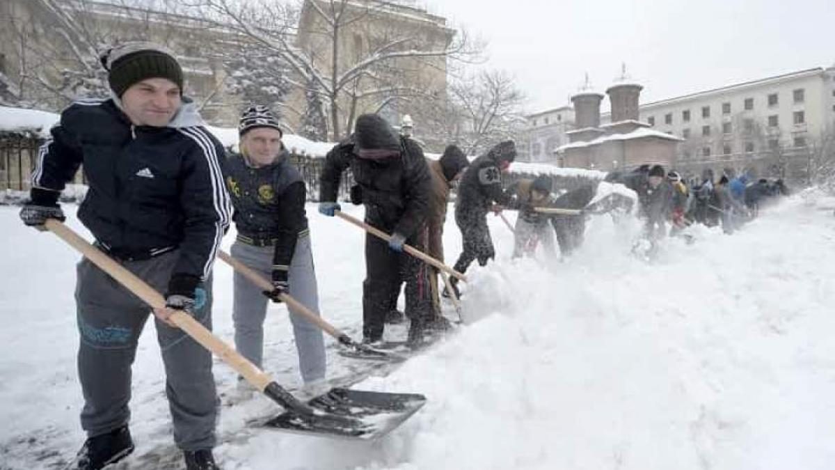 ANM anunţă revenirea ninsorilor în toată țara