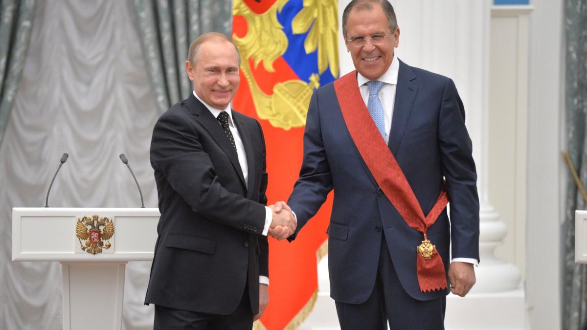 Rusia va expulza 23 de dipomați britanici