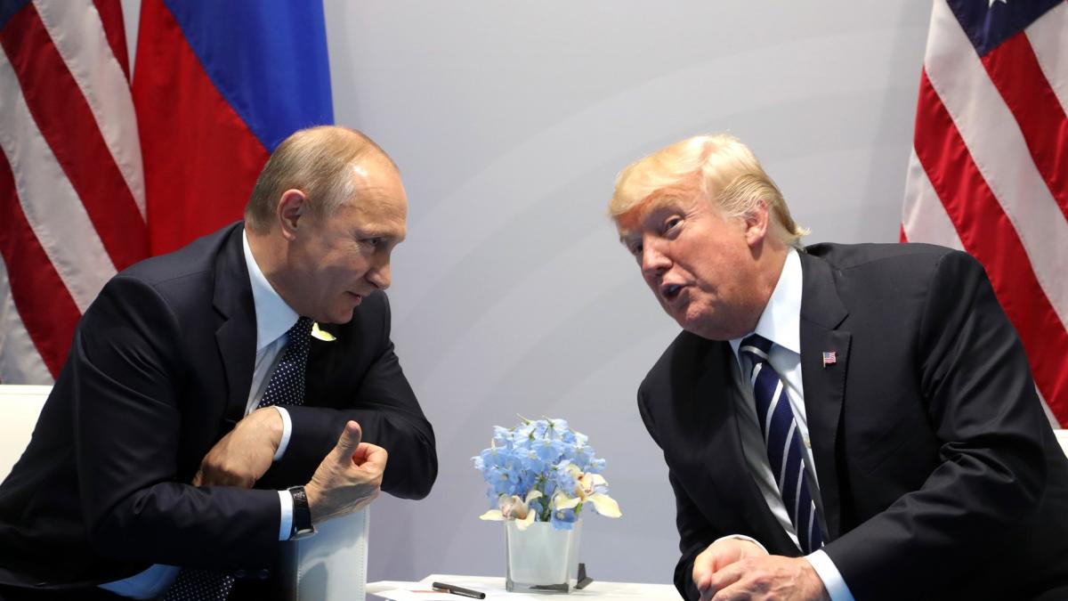 Trump i-a telefonat lui Putin şi l-a felicitat pentru realegere, anunţă Kremlinul