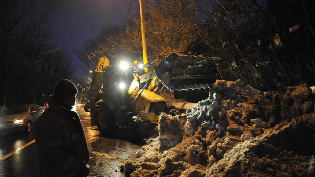 În Capitală sunt pregătite să acţioneze 331 utilaje de deszăpezire