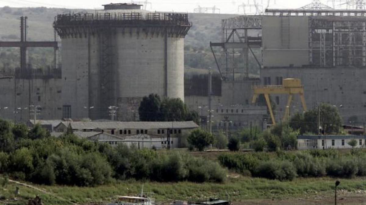 Alertă nucleară: un reactor închis, altul la nivel de avarie